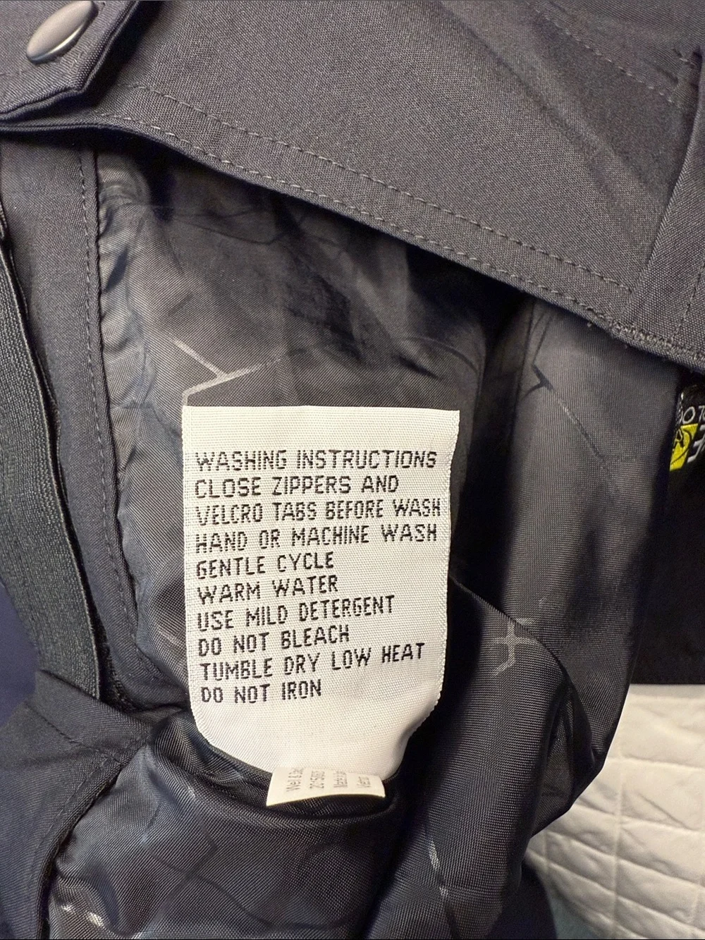 Body Glove Snow Technology Black Snowboarding / ski Pants with Zip Pockets